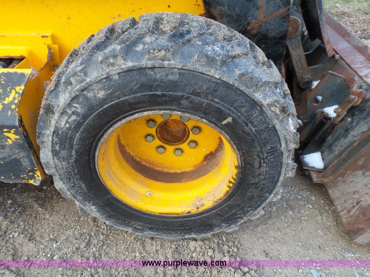 image for item L5390 1998 JCB 1105 skid steer