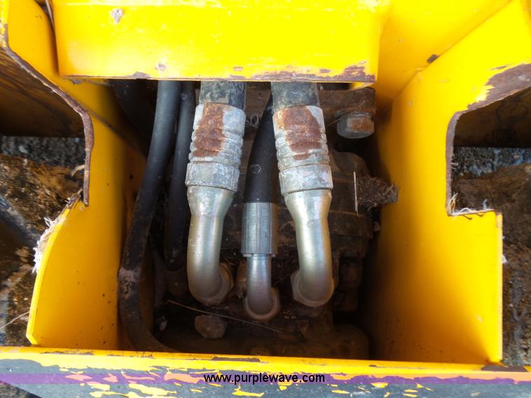 image for item L5390 1998 JCB 1105 skid steer