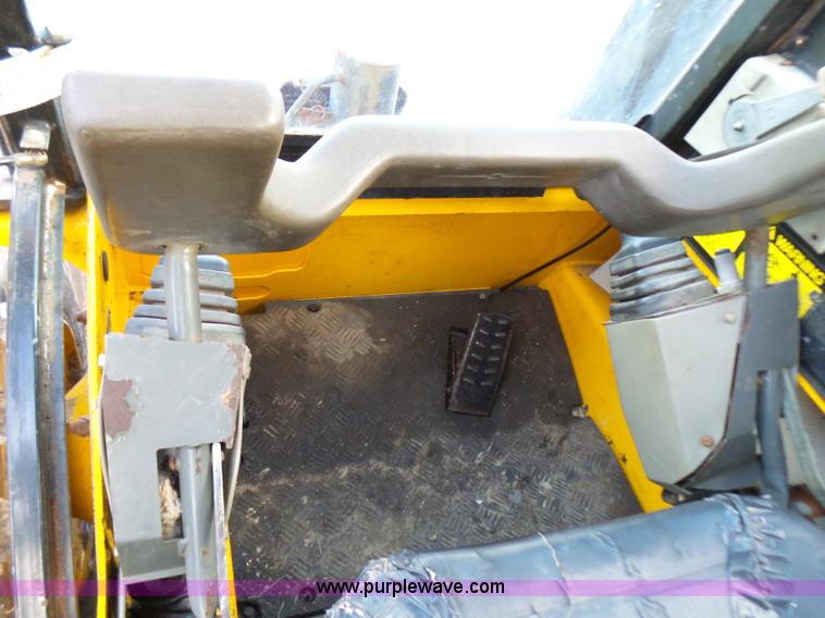 image for item L5390 1998 JCB 1105 skid steer