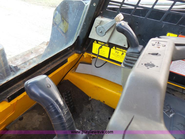 image for item L5390 1998 JCB 1105 skid steer