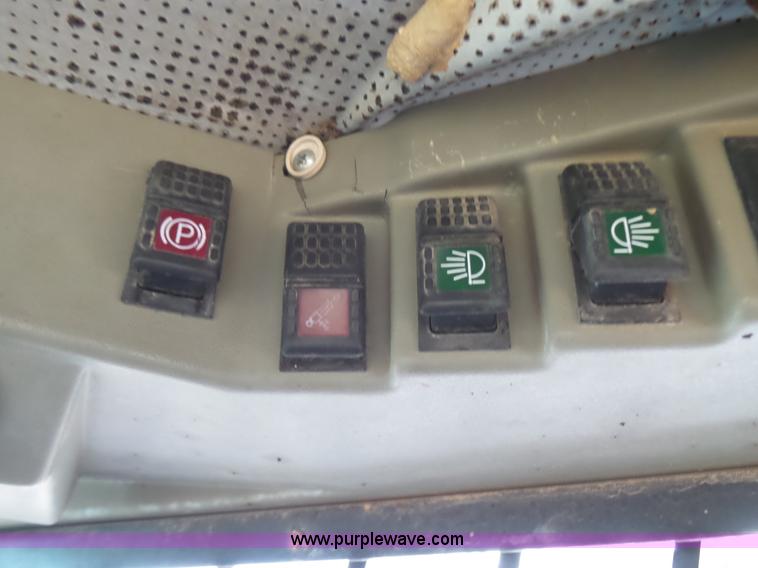 image for item L5390 1998 JCB 1105 skid steer