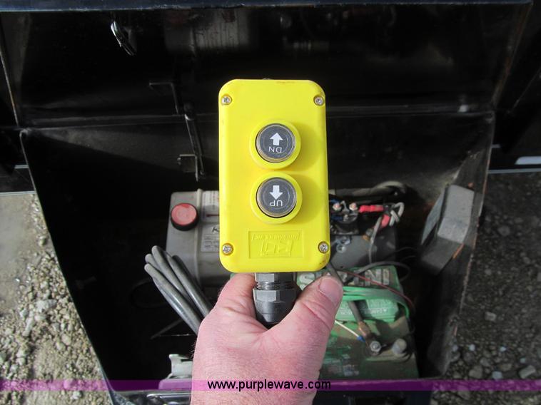 image for item L5515 2013 Maxey end dump trailer