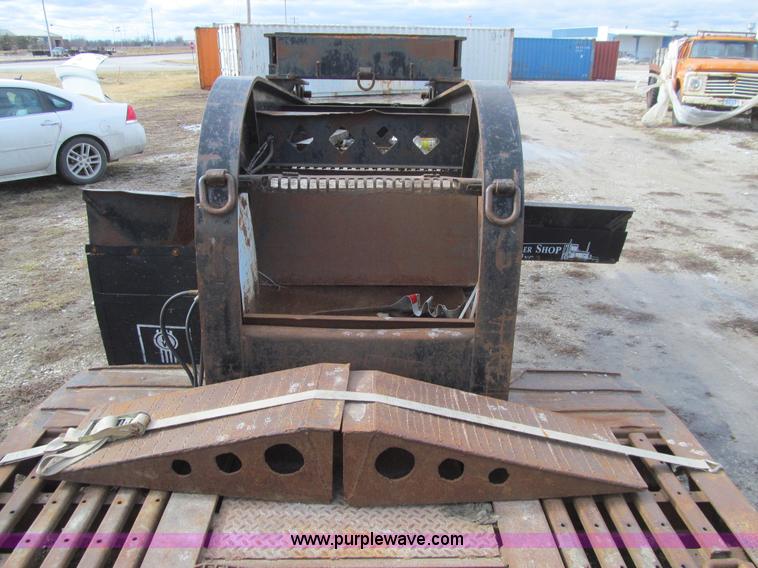image for item L5521 Fontaine lowboy equipment trailer