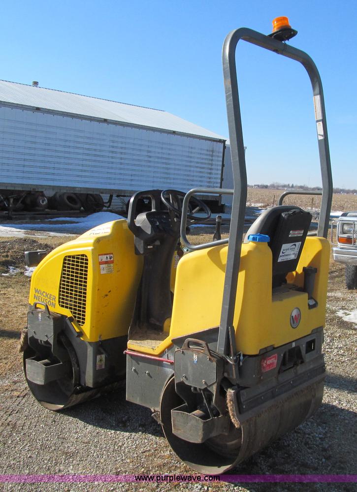 image for item L5524 Wacker Neuson RD12A double drum vibratory roller