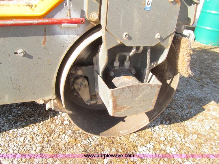 image for item L5524 Wacker Neuson RD12A double drum vibratory roller