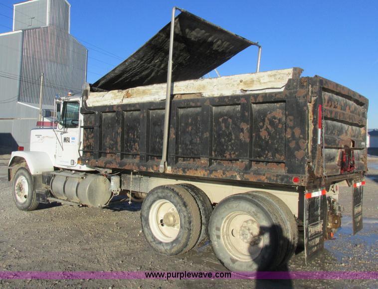 image for item L7011 1985 GMC dump truck
