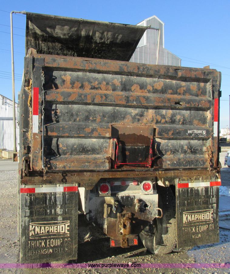 image for item L7011 1985 GMC dump truck