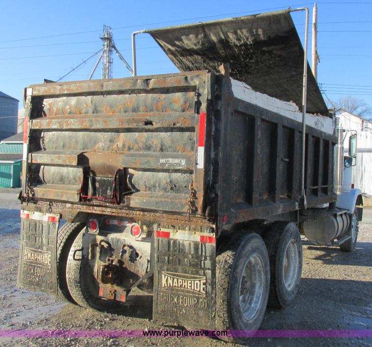 image for item L7011 1985 GMC dump truck