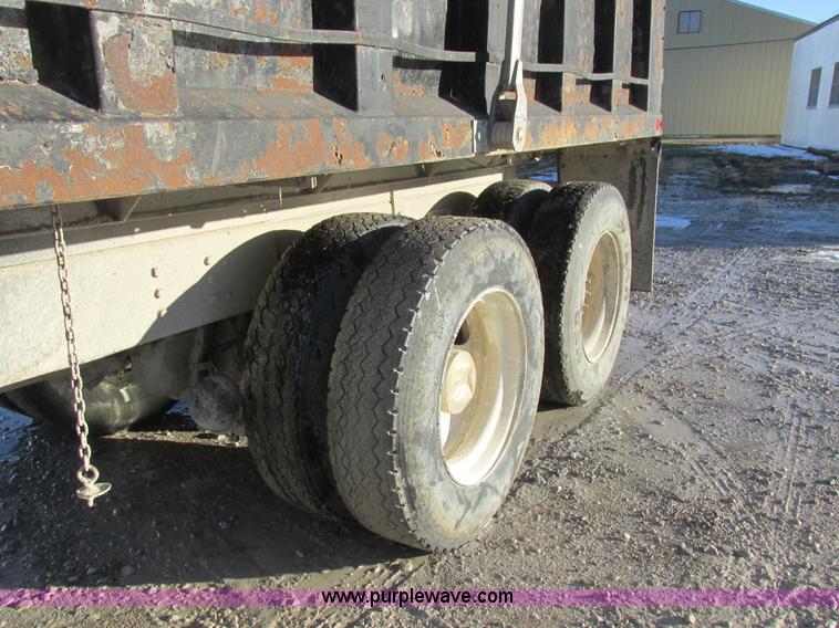 image for item L7011 1985 GMC dump truck