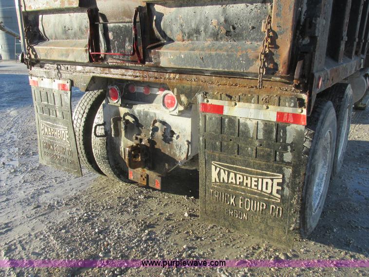 image for item L7011 1985 GMC dump truck