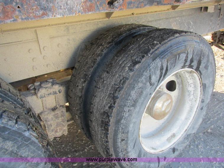 image for item L7011 1985 GMC dump truck