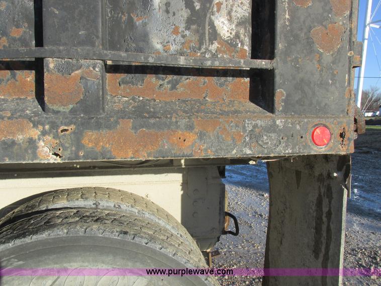 image for item L7011 1985 GMC dump truck