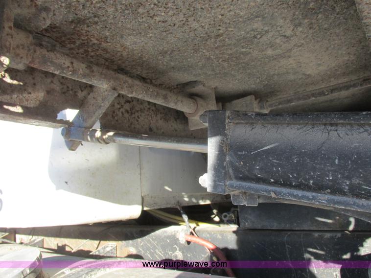 image for item L7011 1985 GMC dump truck