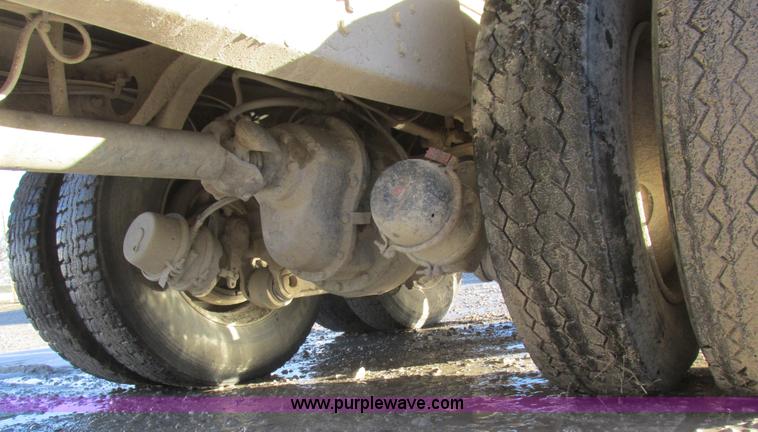 image for item L7011 1985 GMC dump truck