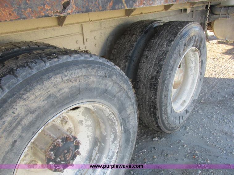 image for item L7011 1985 GMC dump truck