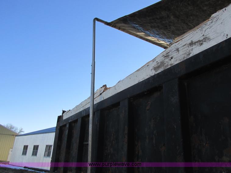 image for item L7011 1985 GMC dump truck