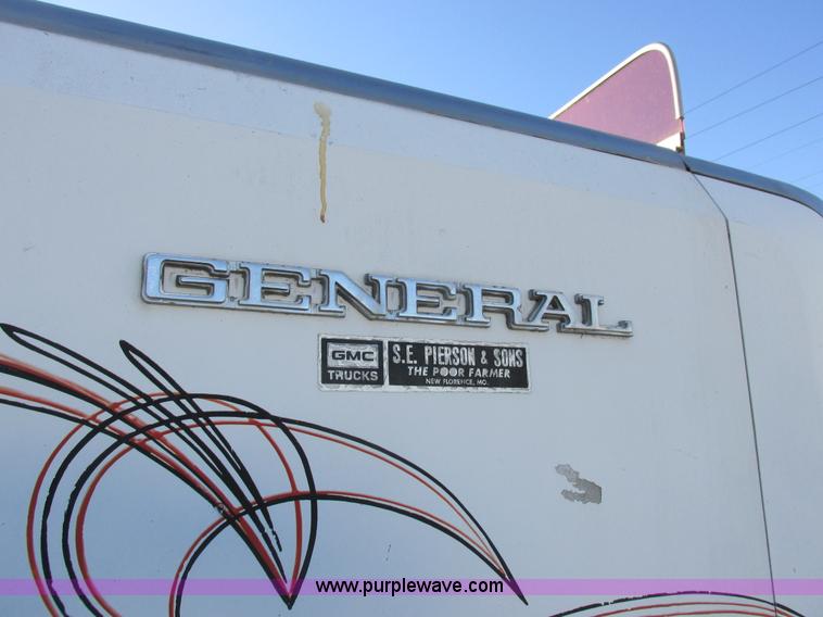 image for item L7011 1985 GMC dump truck