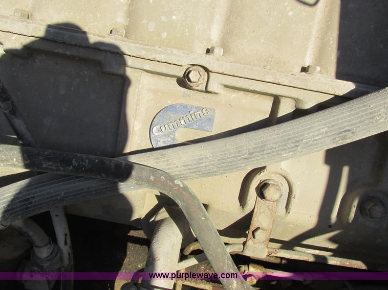 image for item L7011 1985 GMC dump truck