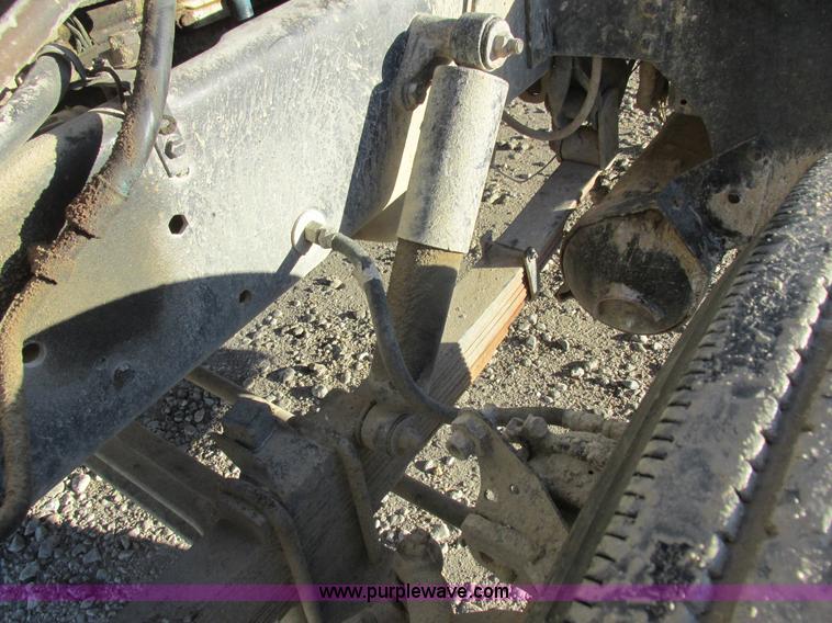 image for item L7011 1985 GMC dump truck