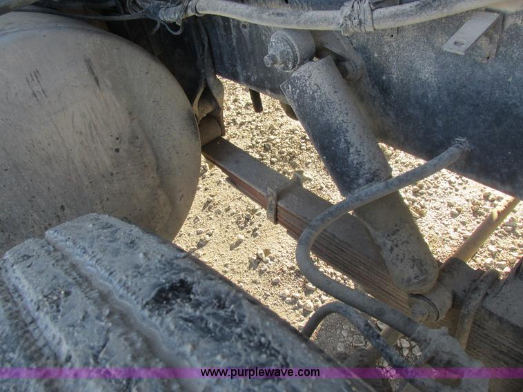 image for item L7011 1985 GMC dump truck