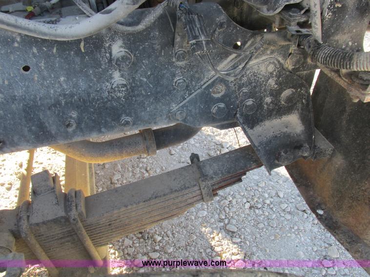 image for item L7011 1985 GMC dump truck