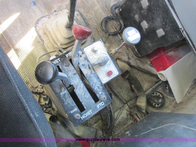 image for item L7011 1985 GMC dump truck