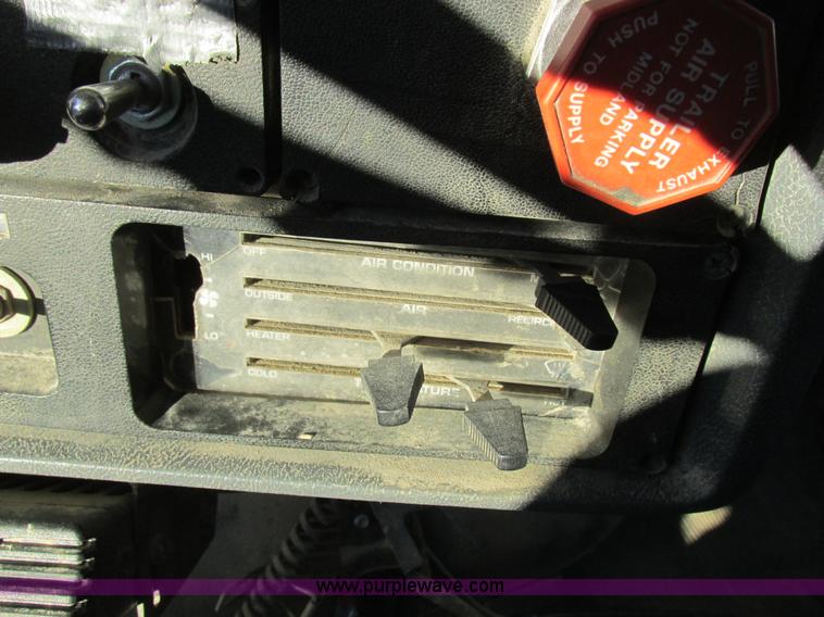 image for item L7011 1985 GMC dump truck