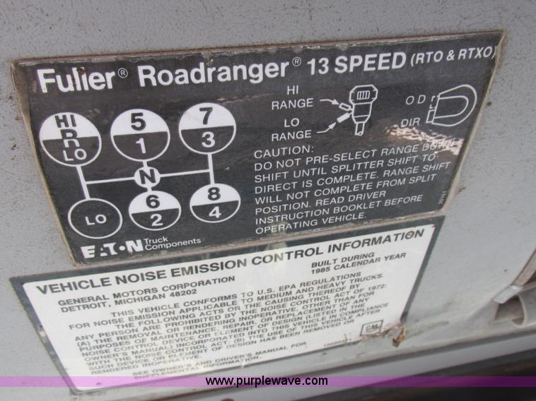 image for item L7011 1985 GMC dump truck