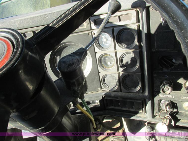 image for item L7011 1985 GMC dump truck