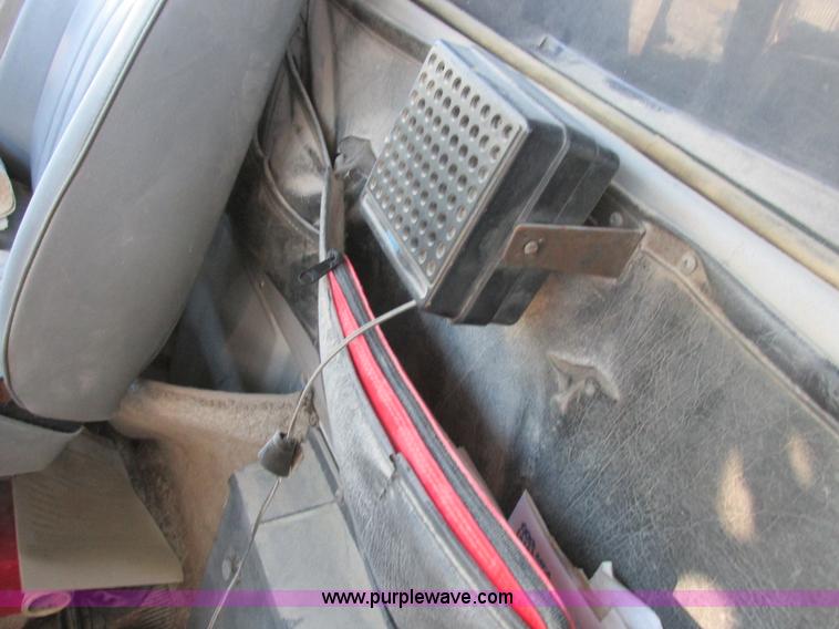 image for item L7011 1985 GMC dump truck