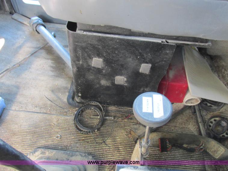 image for item L7011 1985 GMC dump truck