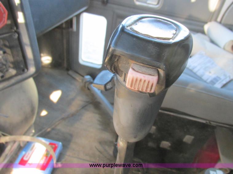 image for item L7011 1985 GMC dump truck