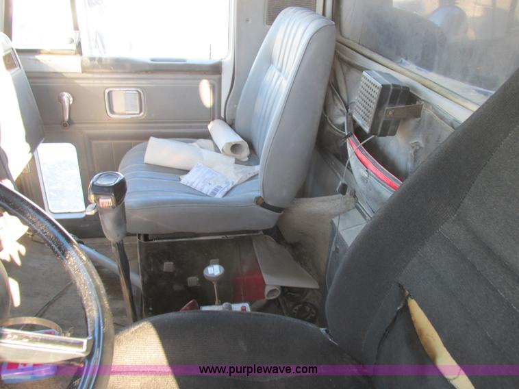 image for item L7011 1985 GMC dump truck