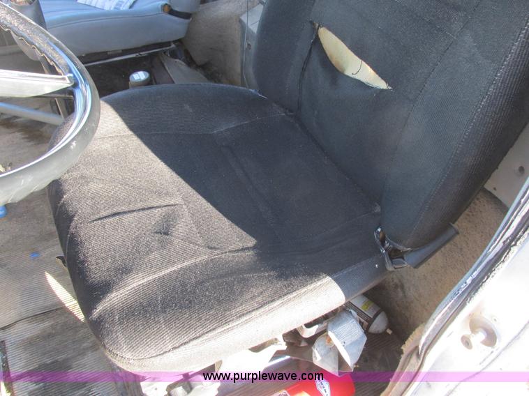 image for item L7011 1985 GMC dump truck