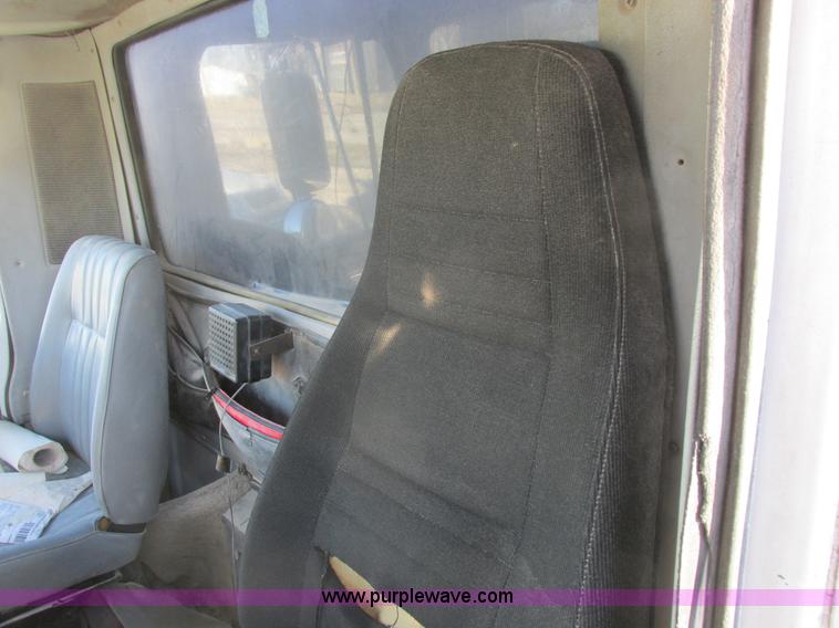 image for item L7011 1985 GMC dump truck