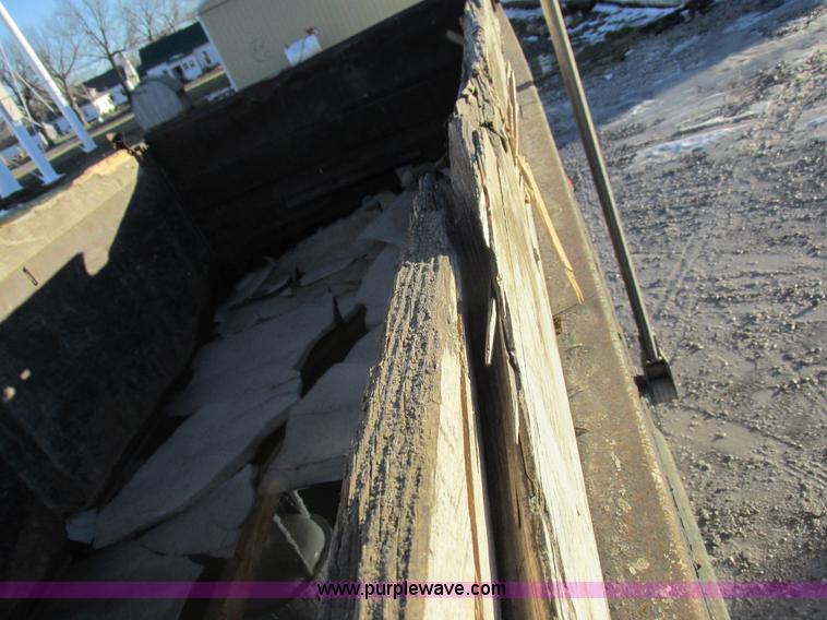 image for item L7011 1985 GMC dump truck