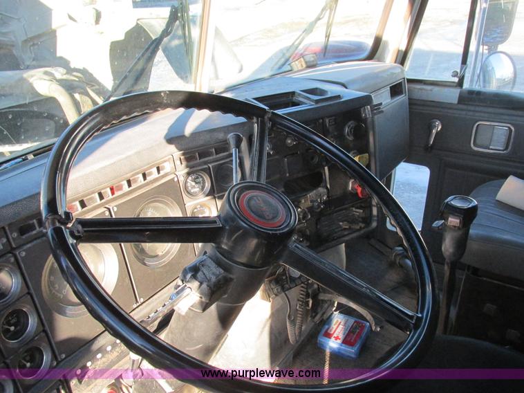 image for item L7011 1985 GMC dump truck