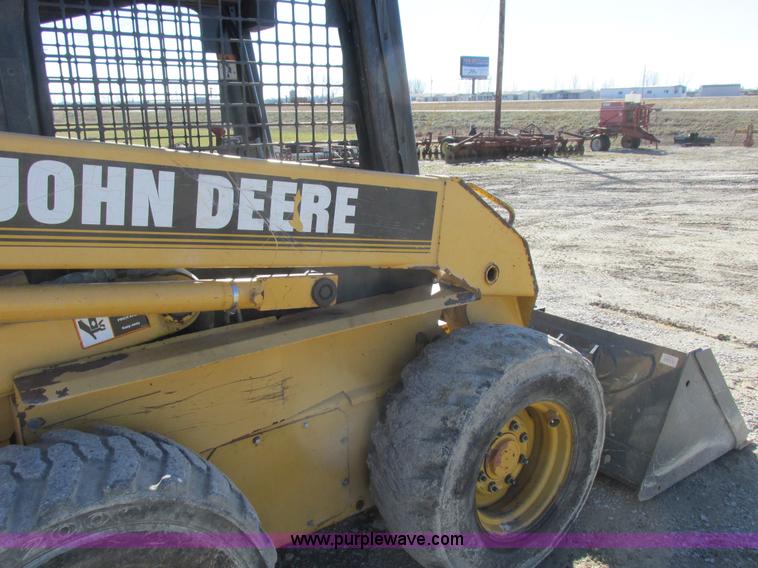 image for item L7098 1997 John Deere 8875 skid steer