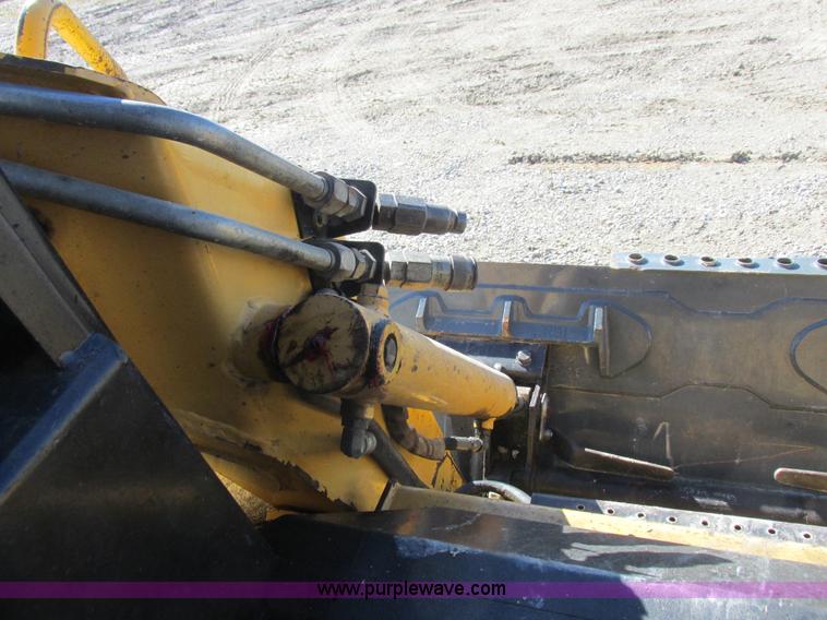 image for item L7098 1997 John Deere 8875 skid steer