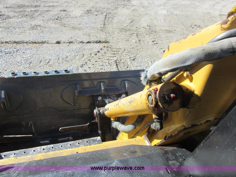 image for item L7098 1997 John Deere 8875 skid steer