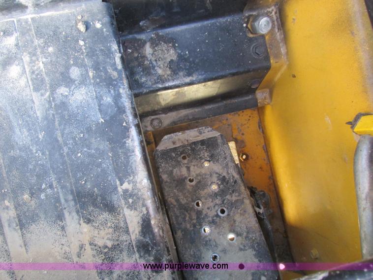 image for item L7098 1997 John Deere 8875 skid steer