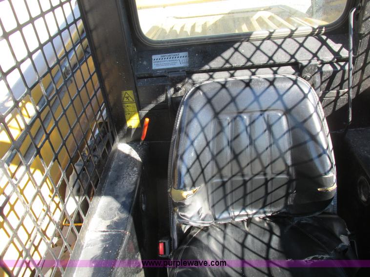 image for item L7098 1997 John Deere 8875 skid steer