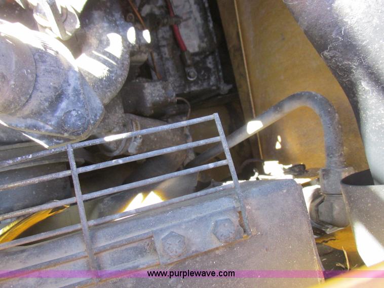 image for item L7098 1997 John Deere 8875 skid steer