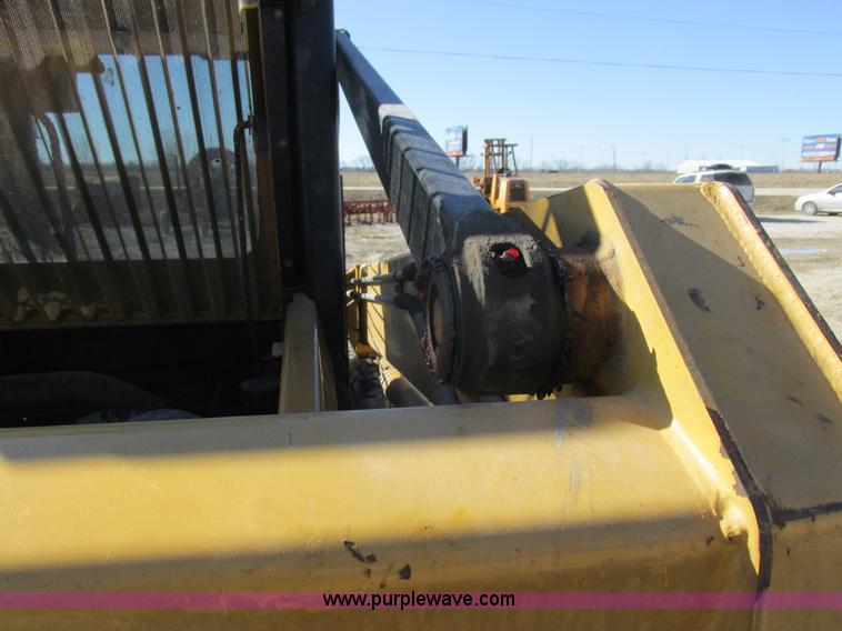 image for item L7098 1997 John Deere 8875 skid steer