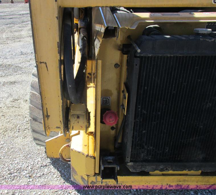 image for item L7098 1997 John Deere 8875 skid steer