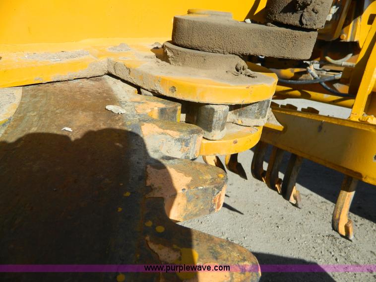 image for item L7307 1988 Champion 710A motor grader