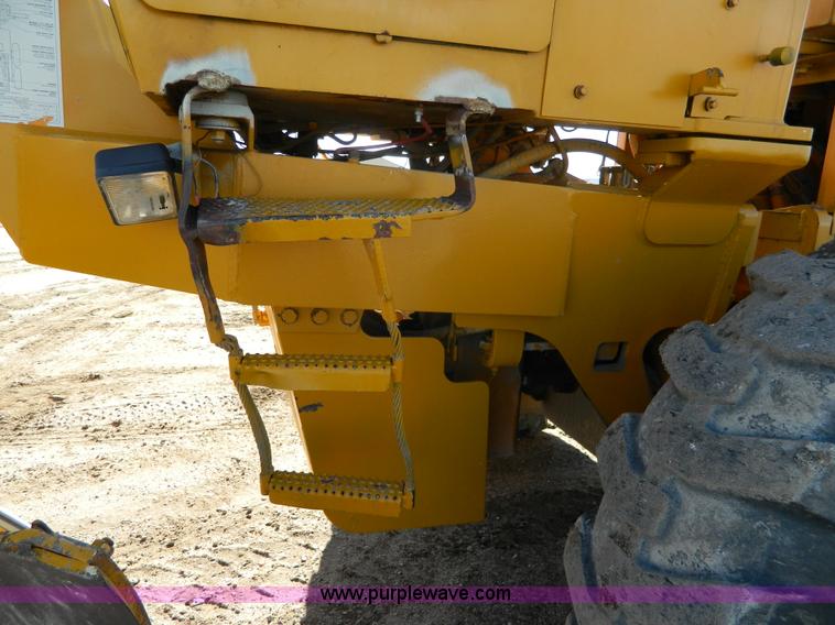 image for item L7307 1988 Champion 710A motor grader