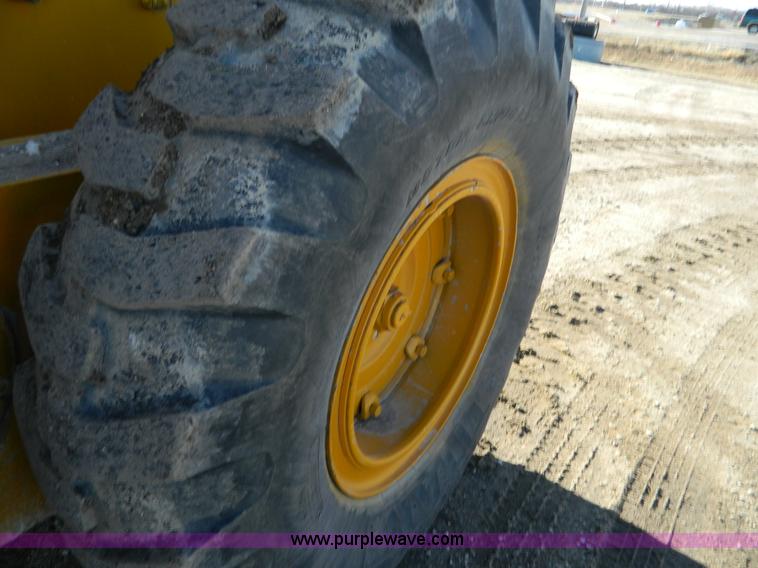 image for item L7307 1988 Champion 710A motor grader