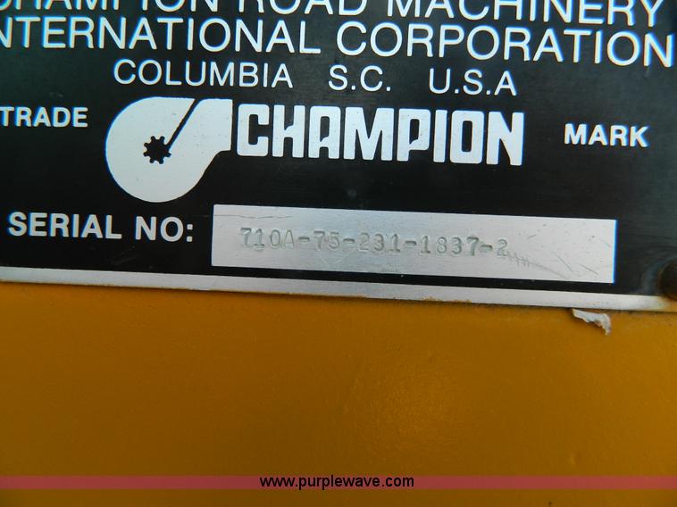 image for item L7307 1988 Champion 710A motor grader