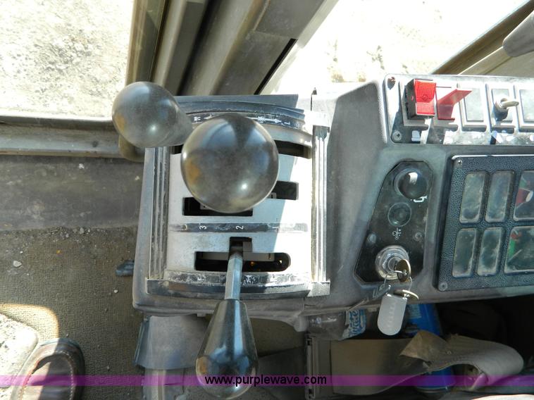 image for item L7307 1988 Champion 710A motor grader